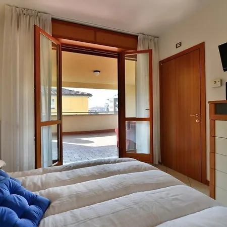 Ur-nest Emilia Levante B Apartman *