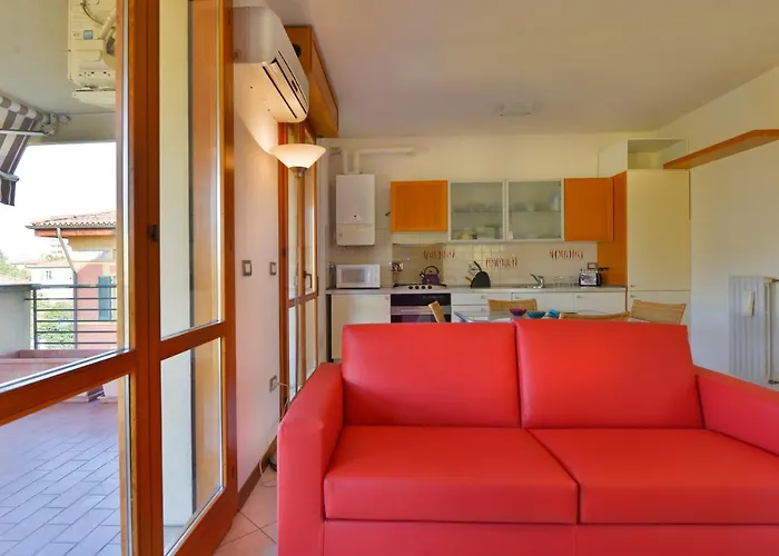 Ur-nest Emilia Levante B